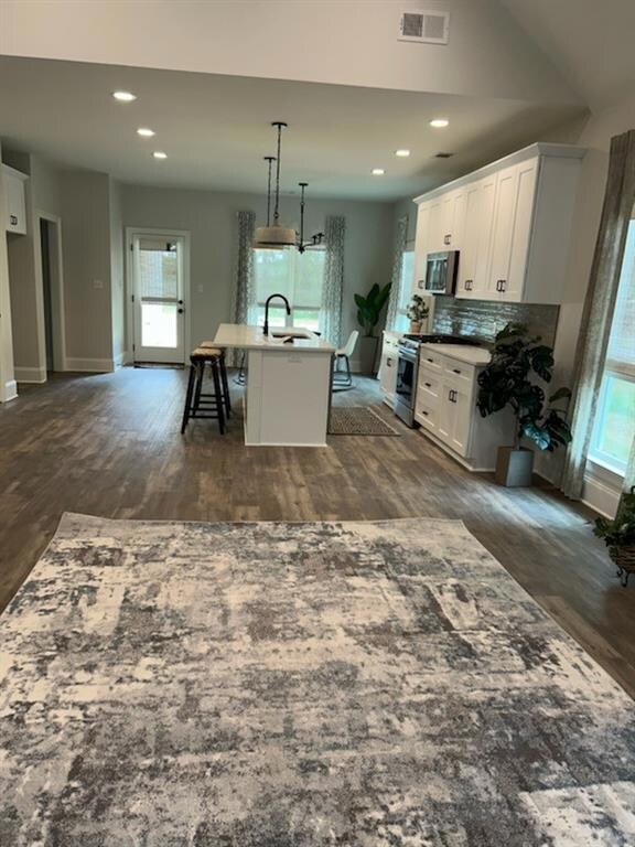 Livingroom with Kitchen View