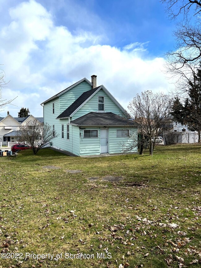 1113 Lloyd St, Scranton, PA 18508 - photo 5