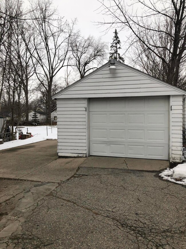 Hodge garage