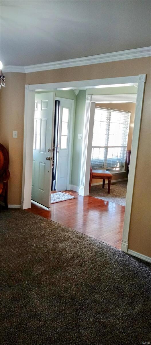 New carpet NOW in the dining room (after)