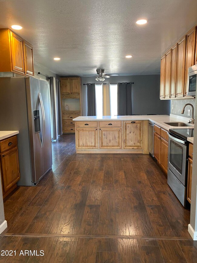 1833 N Edgewater Cir, Mesa, AZ 85207 - photo 5