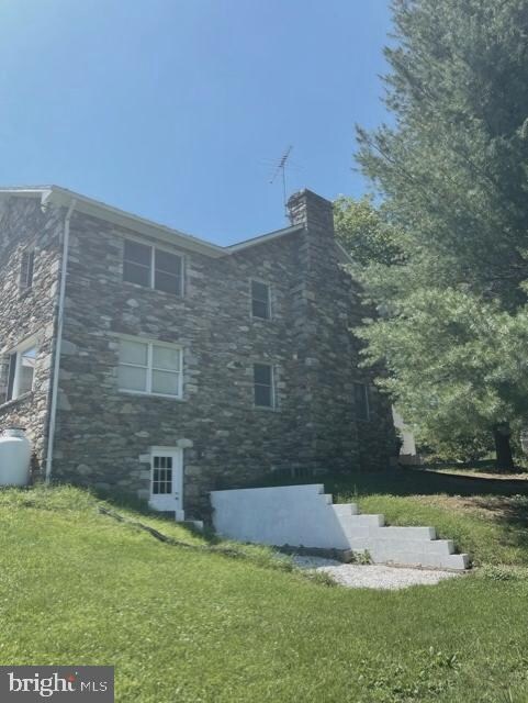 31 E Loudoun St, Round Hill, VA 20141 - photo 2