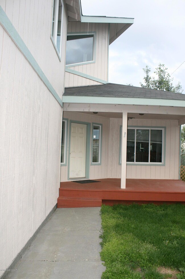 3407 Wyoming Dr unit B, Anchorage, AK 99517 - photo 2