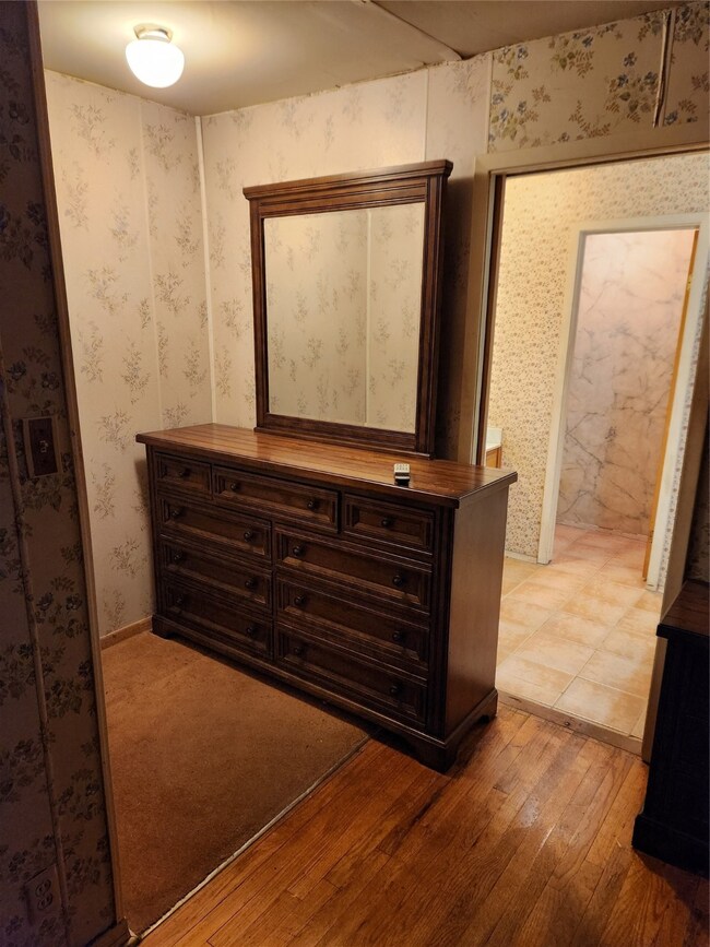 4923 Teton St, Houston, TX 77033 - photo 6