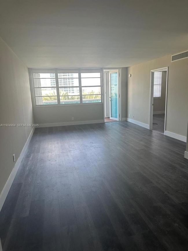 Aquasol unit 6C, Miami Beach, FL 33141 - photo 5