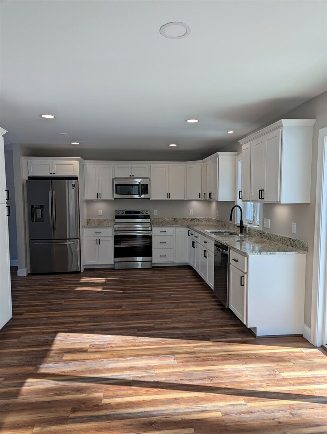 128 Dennett Rd, South Berwick, ME 03908 - photo 4