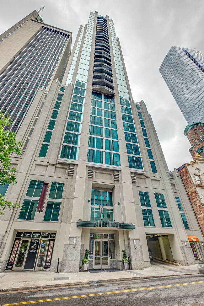 The Viridian unit 1805, Nashville, TN 37219 - photo 2