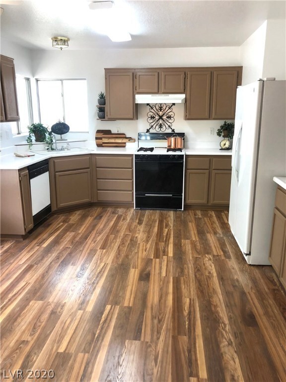 ALL APPLIANCES INCLUDED!