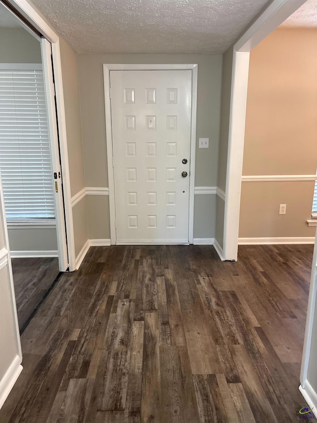 422 Lake Front Dr, Warner Robins, GA 31088 - photo 2