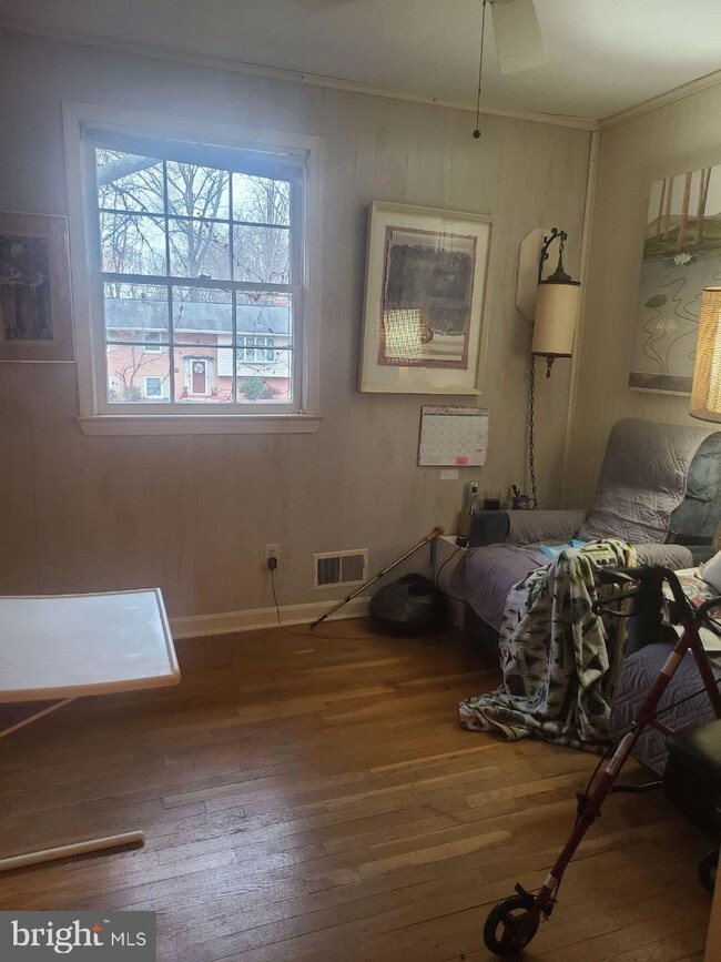 6913 Greenwood Dr, Glenn Dale, MD 20769 - photo 6