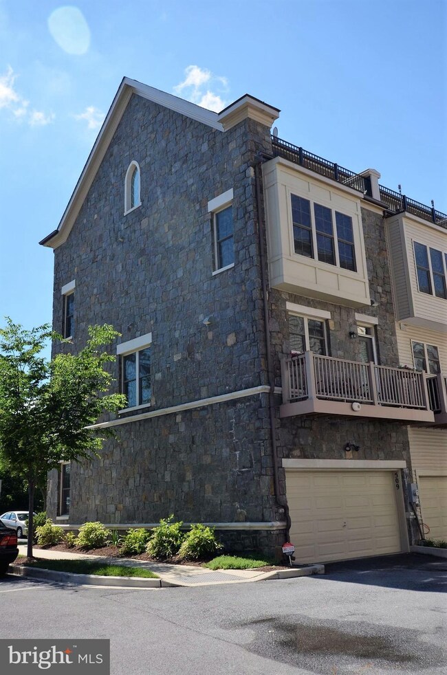 509 Regent Place NE, Washington, DC 20017 - photo 4