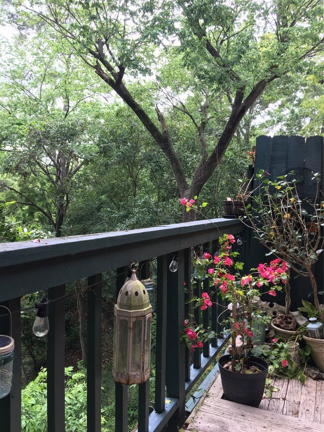 What a  super cool condo with an outstanding panor