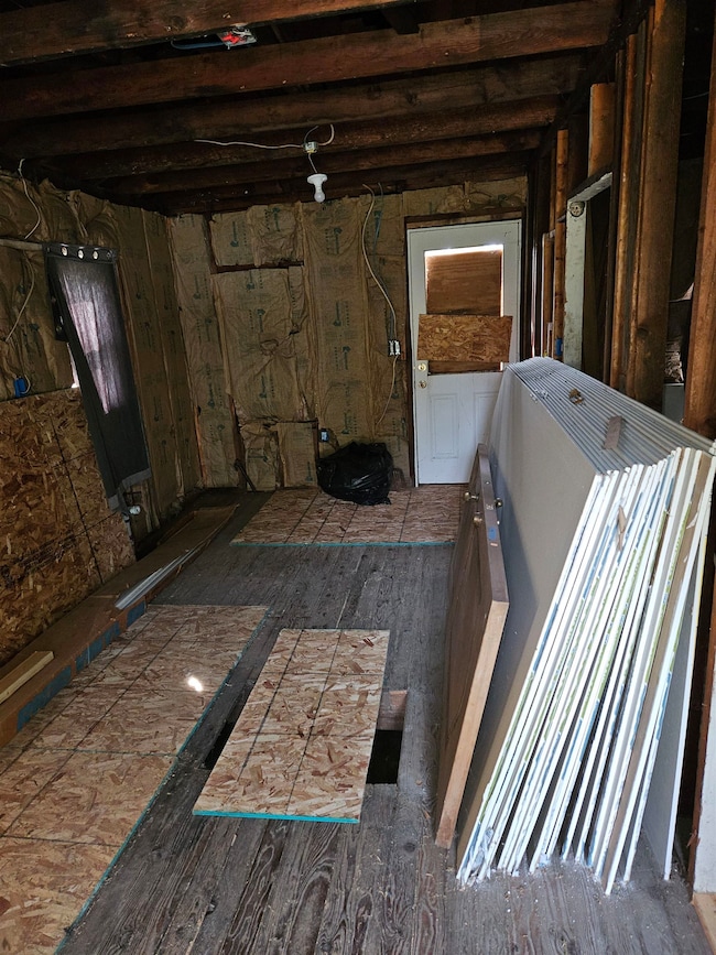 722 N Brewster Ave, Freeport, IL 61032 - photo 3