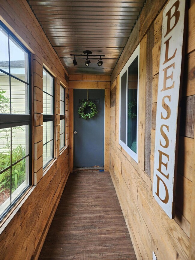 Mud room to garage