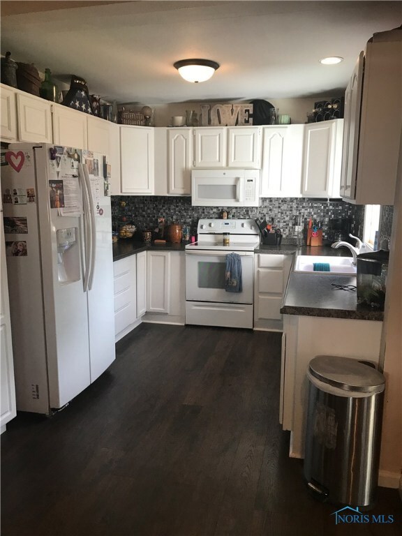 308 W Church St, West Unity, OH 43570 - photo 5