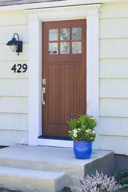 429 Cross St, Carlisle, MA 01741 - photo 2