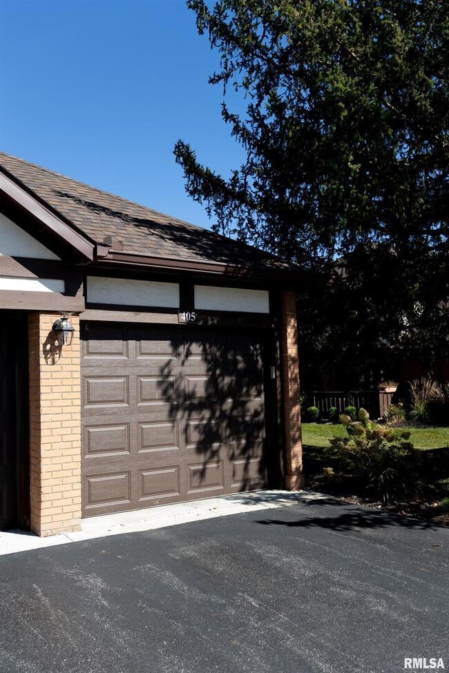 4150 E 60th St unit 405, Davenport, IA 52807 - photo 2