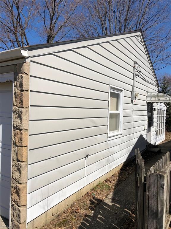 RIGHT SIDE EXTERIOR VIEW