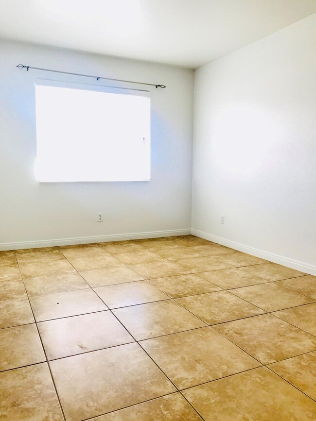 16403 Wimbleton Dr, Victorville, CA 92395 - photo 7