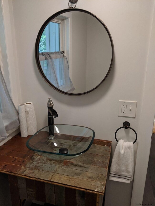 166 Jones Rd, Saratoga Springs, NY 12866 - photo 5