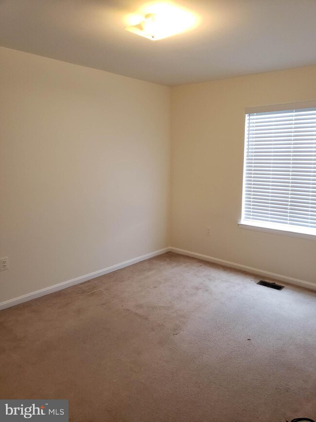 2108 Monaghan Dr, Herndon, VA 20170 - photo 7