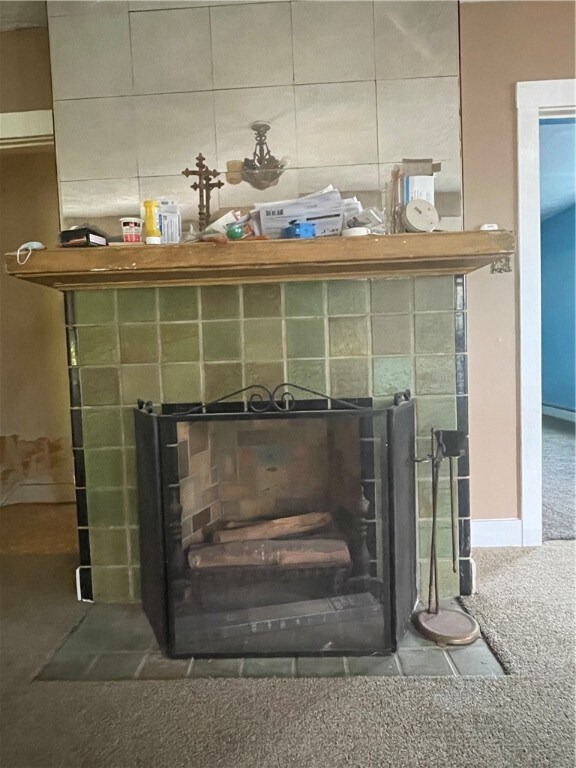 Decorative fireplace in the living room.
