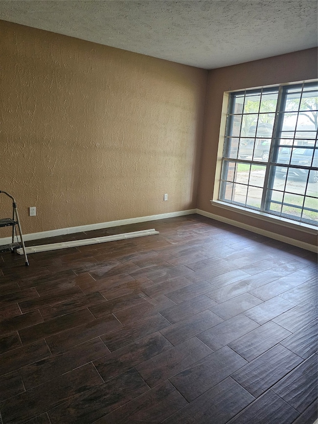 2703 Westfield St, Alvin, TX 77511 - photo 2