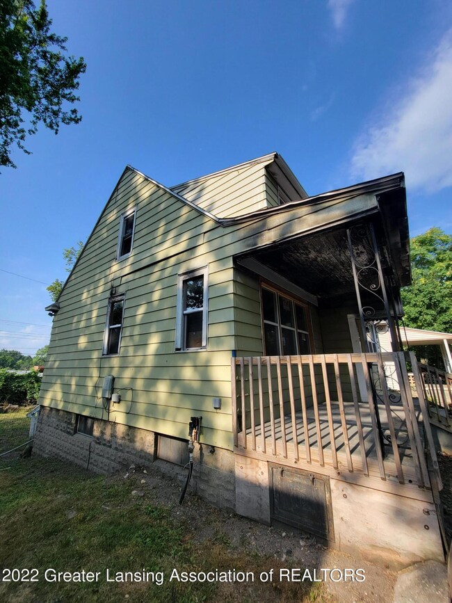 1212 Parkview St, Lansing, MI 48912 - photo 2
