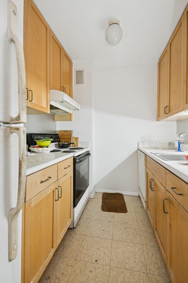 137 Barrow St unit 5A, New York, NY 10014 - photo 6