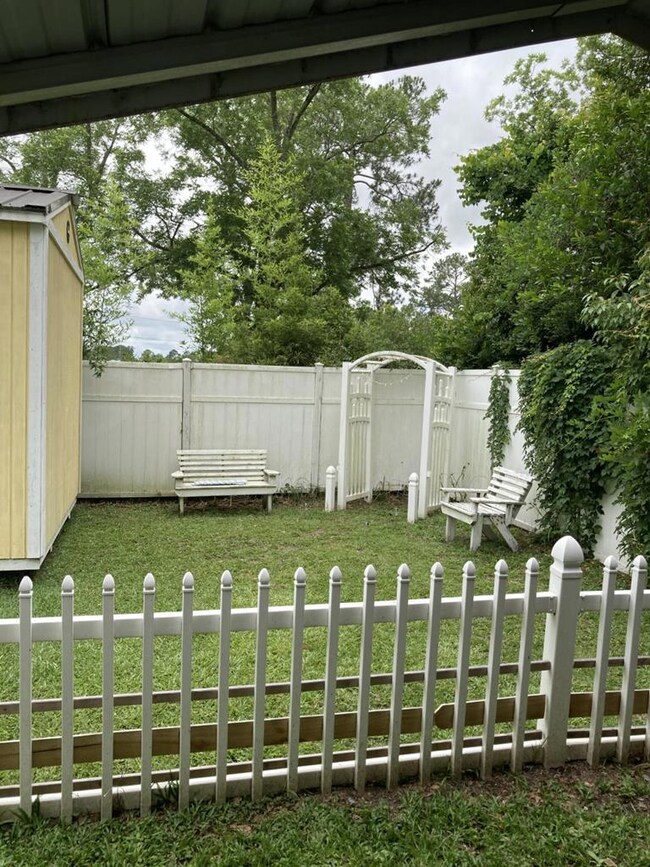 610 Bryan St E, Douglas, GA 31533 - photo 3