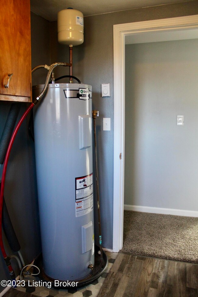 124 N Sycamore Dr, Hanover, IN 47243 - photo 7