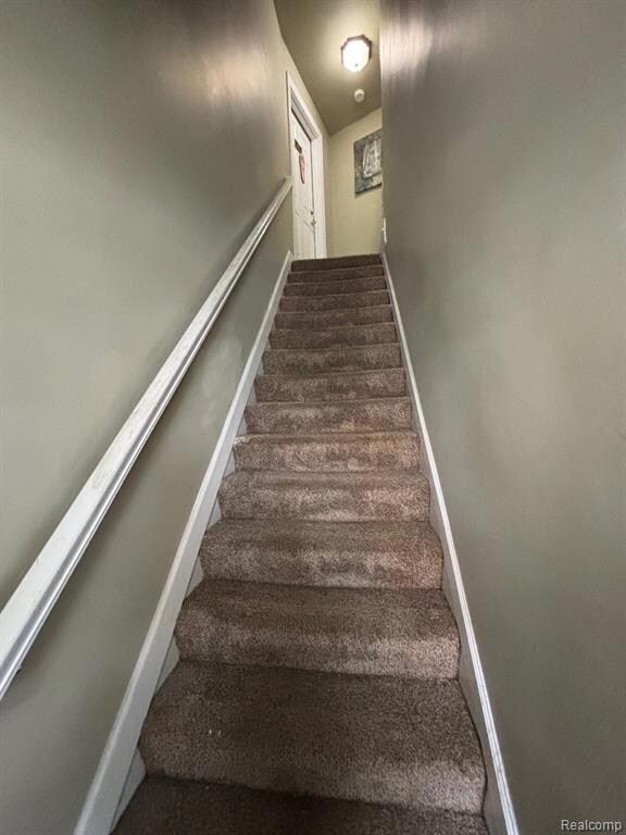 99 Clinton St unit 101 1/2, Mount Clemens, MI 48043 - photo 3