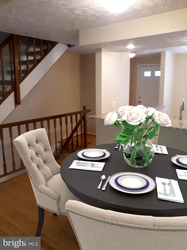 8494 Lazy Creek Ct, Springfield, VA 22153 - photo 4