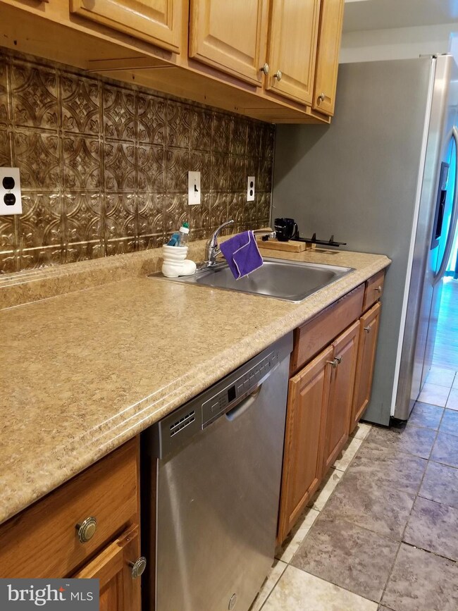 9045 Continental Place, Hyattsville, MD 20785 - photo 6