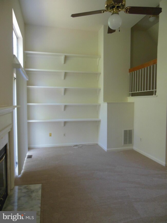 8306 Linden Oaks Ct, Lorton, VA 22079 - photo 7