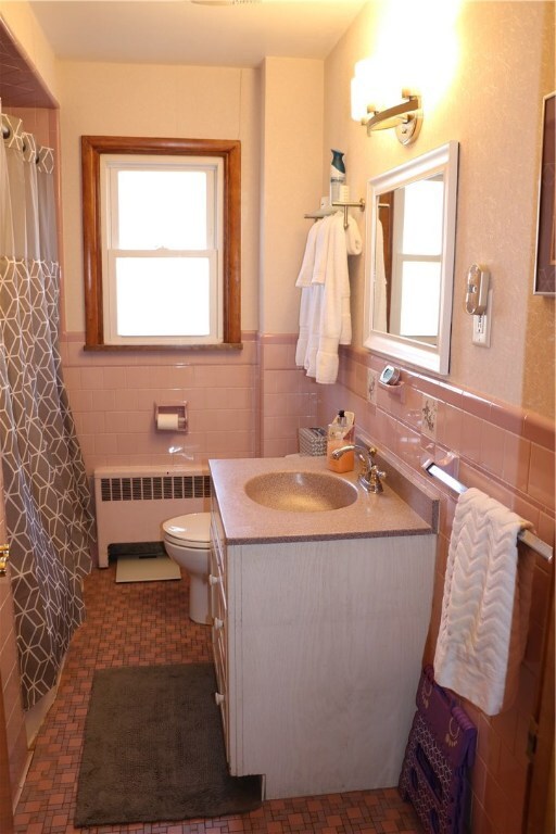 174 Gentian Ave, Providence, RI 02908 - photo 5