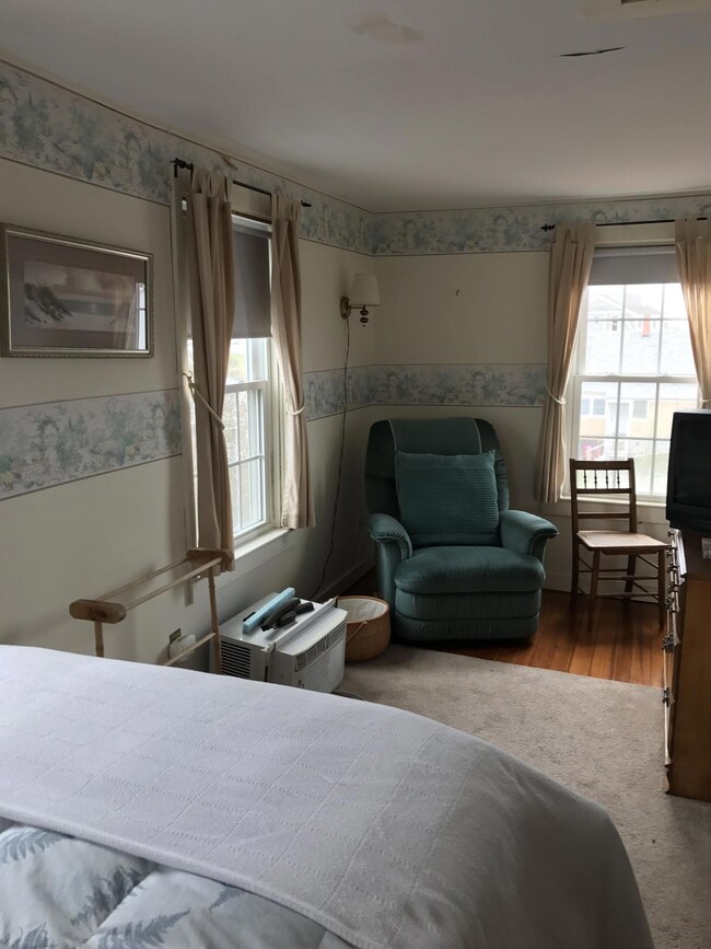 152BayviewBedroomtotheBeach
