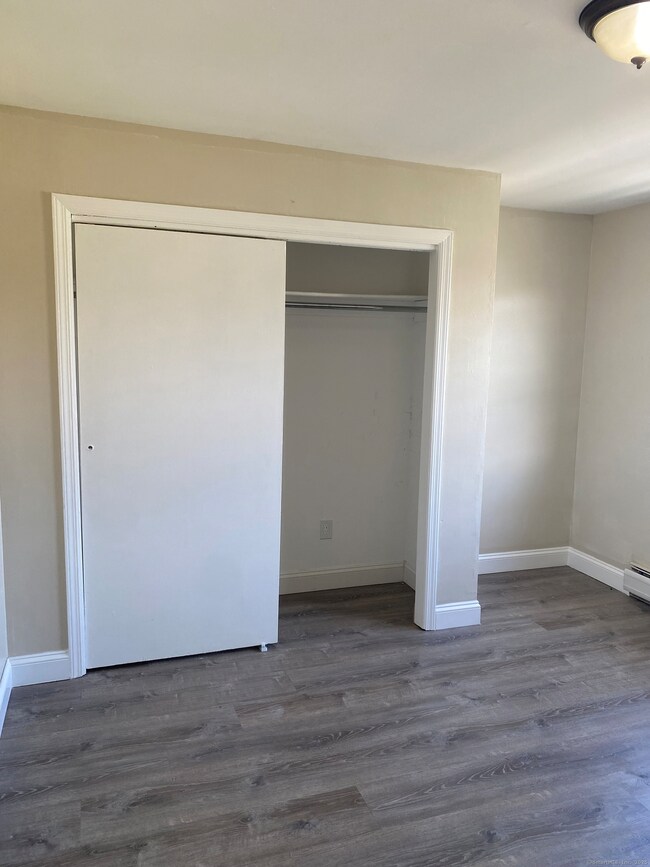 452 Summit St unit 2, Bridgeport, CT 06606 - photo 2