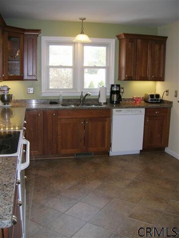 15 Windsor Dr, Schenectady, NY 12302 - photo 4