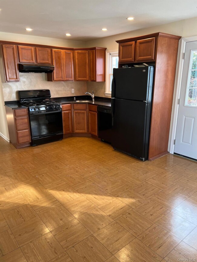 unlisted-address, Ronkonkoma, NY 11779 - photo 2