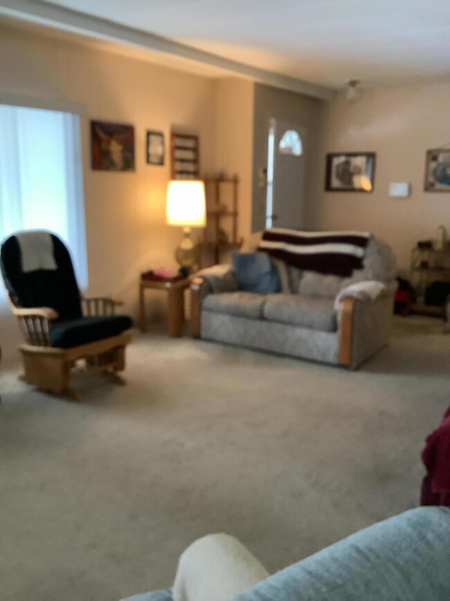 225 Villa Dr, Circleville, OH 43113 - photo 7