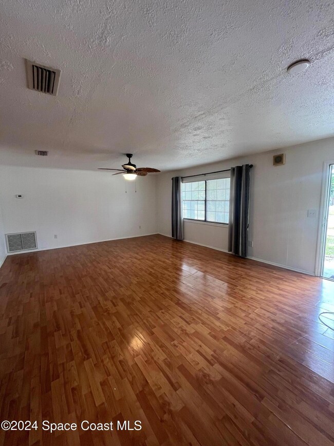 1707 Pine St, Melbourne, FL 32901 - photo 4