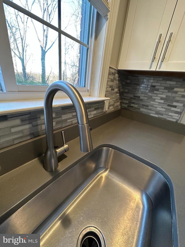 1522 Mount Eagle Place, Alexandria, VA 22302 - photo 7