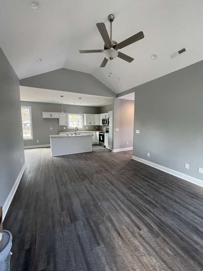 501 Sanderson Dr, Hopkinsville, KY 42240 - photo 2