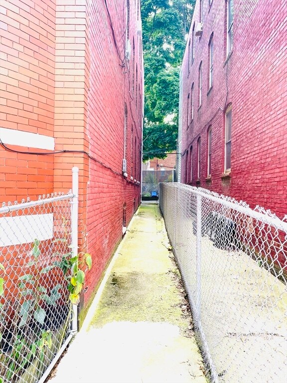 19 Castlegate Rd, Dorchester, MA 02121 - photo 5