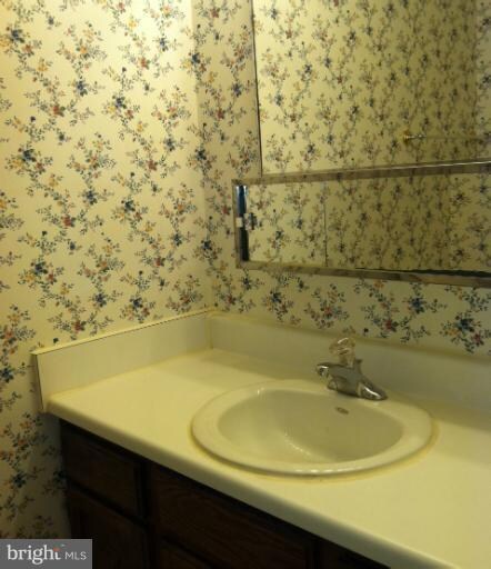 1004 Shreve Ct unit 113, Crofton, MD 21114 - photo 3