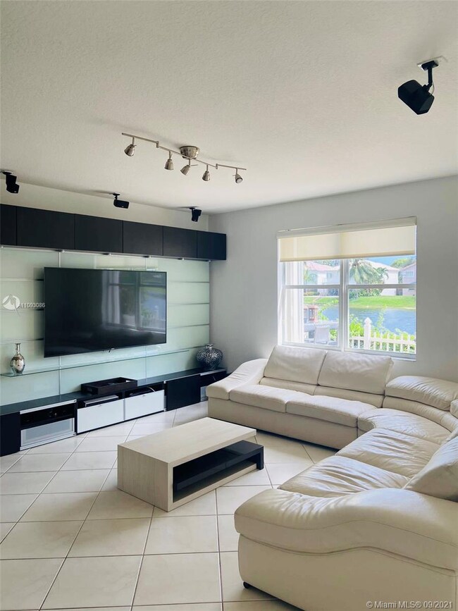 11204 NW 73rd St, Doral, FL 33178 - photo 4