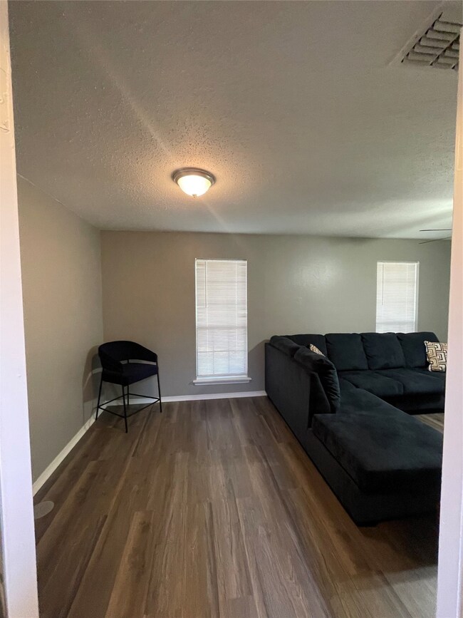 7624 Kempton Park Dr, Shreveport, LA 71129 - photo 5