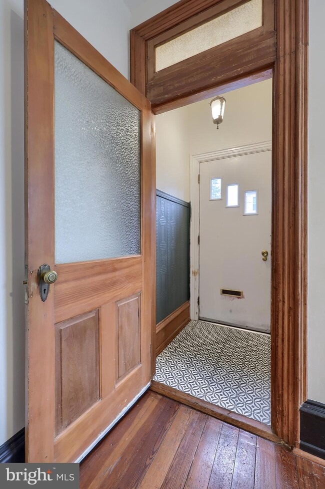 690 Cherry St, Columbia, PA 17512 - photo 4