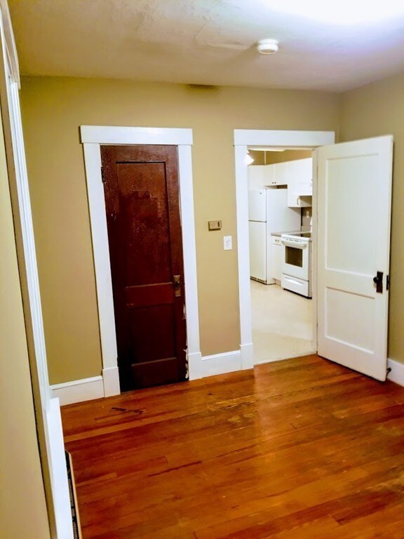 48 Highland Ave unit 3R, Chicopee, MA 01013 - photo 4